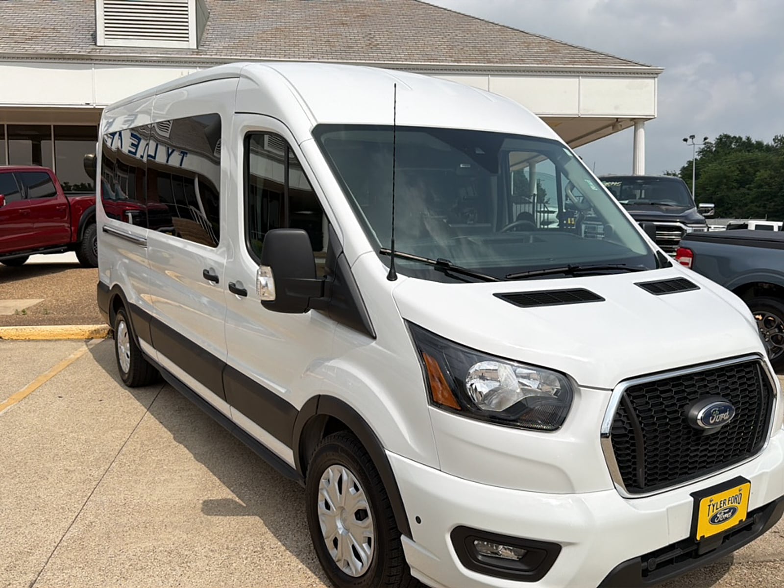 ford transit passenger van 2025 1FBAX2C85SKA39496 image ford transit passenger van 2025 1FBAX2C85SKA39496 image